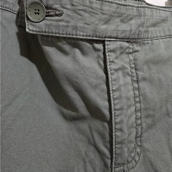 Bandolino Men's Olive Shorts - Picture 7 of 13